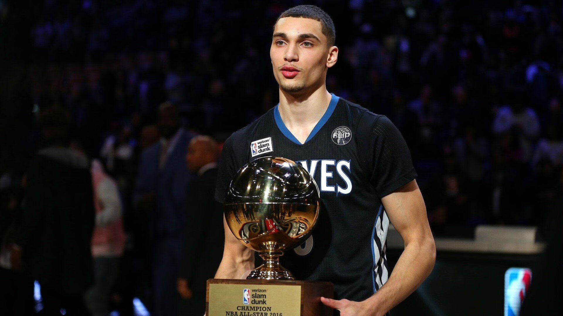 快船压哨战胜灰熊，乔治绝杀三分引爆全场，快船换乔治